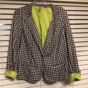 Women’s houndstooth jacket